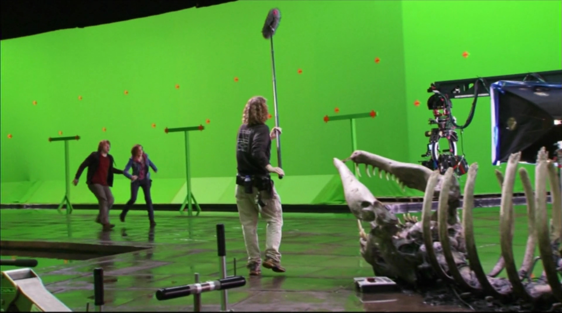 EmmaWatsonFan-dot-nl_HarryPotter-ReturnToHogwarts5179.jpg EmmaWatsonFan-dot-nl_HarryPotter-ReturnToHogwarts5179.jpg