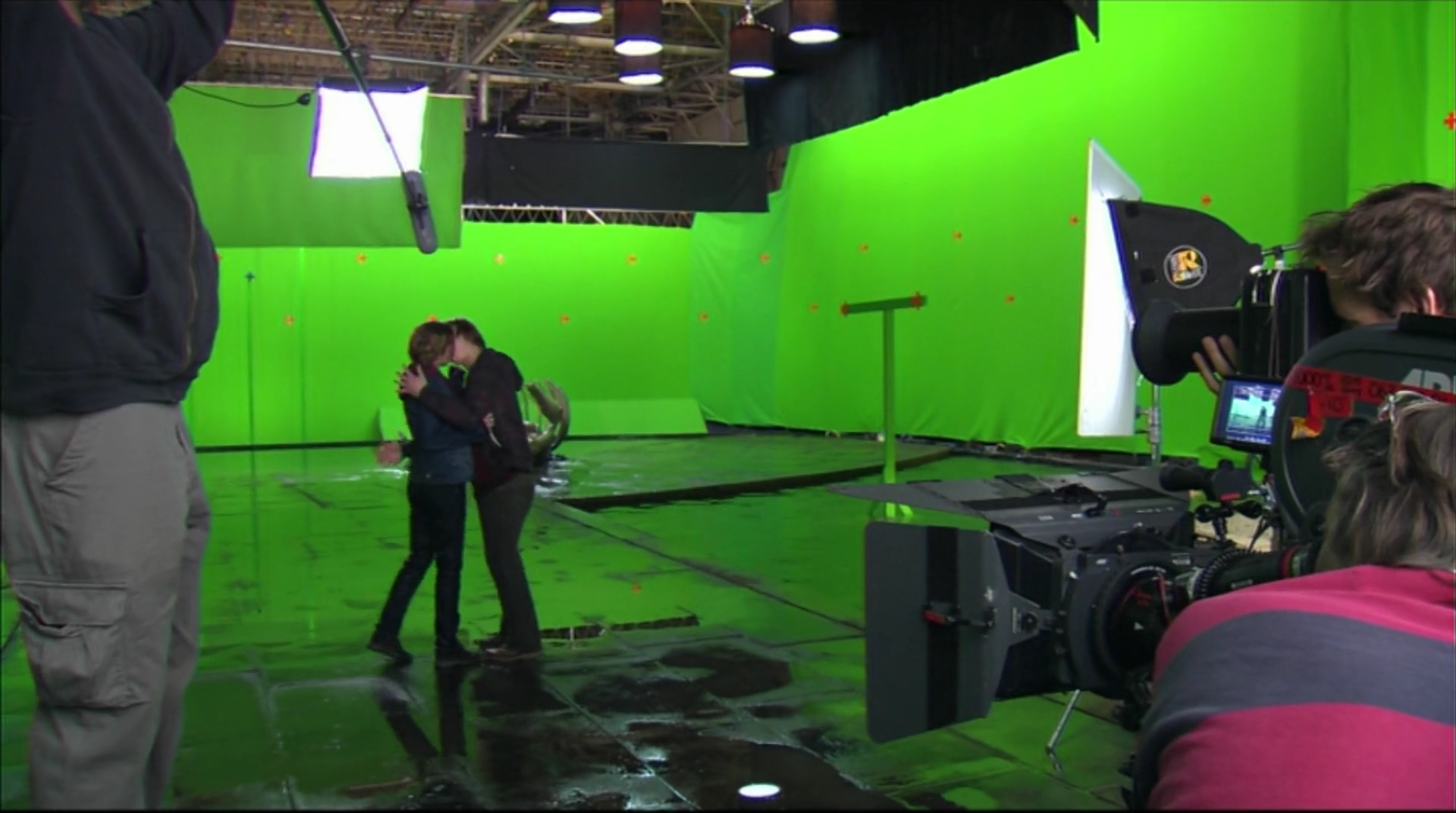 EmmaWatsonFan-dot-nl_HarryPotter-ReturnToHogwarts5215.jpg EmmaWatsonFan-dot-nl_HarryPotter-ReturnToHogwarts5215.jpg