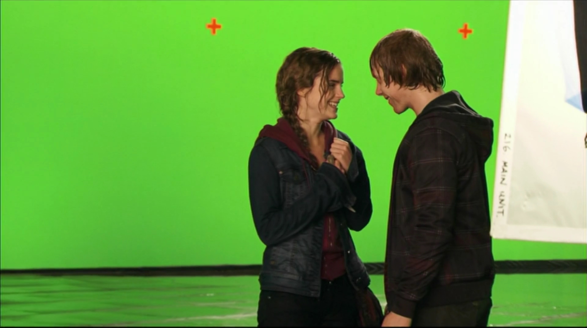 EmmaWatsonFan-dot-nl_HarryPotter-ReturnToHogwarts5229.jpg EmmaWatsonFan-dot-nl_HarryPotter-ReturnToHogwarts5229.jpg