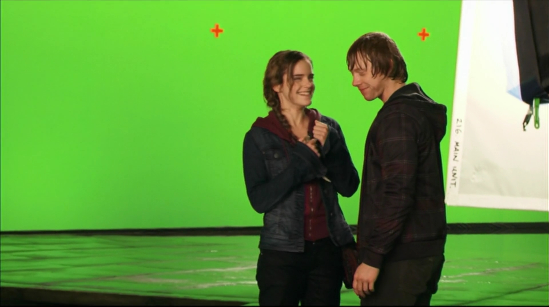 EmmaWatsonFan-dot-nl_HarryPotter-ReturnToHogwarts5230.jpg EmmaWatsonFan-dot-nl_HarryPotter-ReturnToHogwarts5230.jpg