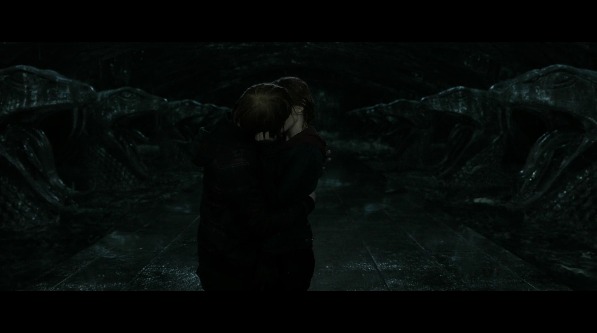 EmmaWatsonFan-dot-nl_HarryPotter-ReturnToHogwarts5249.jpg EmmaWatsonFan-dot-nl_HarryPotter-ReturnToHogwarts5249.jpg