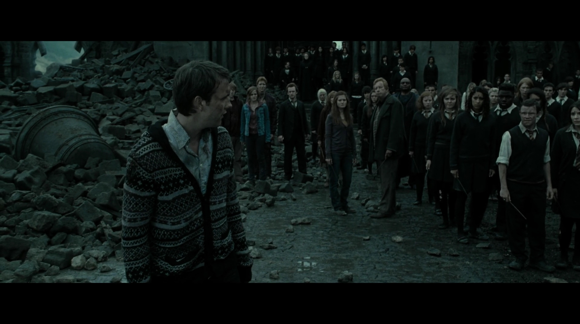 EmmaWatsonFan-dot-nl_HarryPotter-ReturnToHogwarts5363.jpg