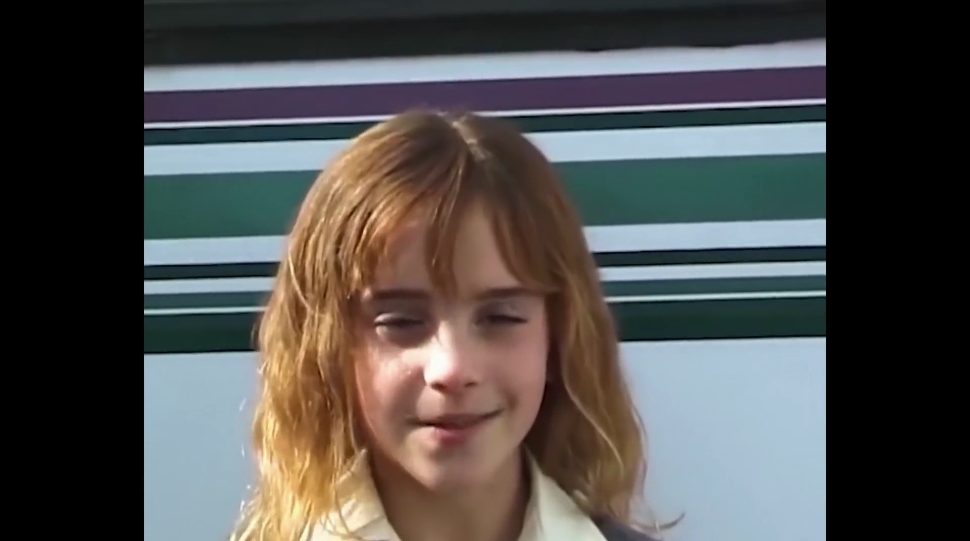 EmmaWatsonFan-dot-nl_HarryPotter-ReturnToHogwarts5537.jpg