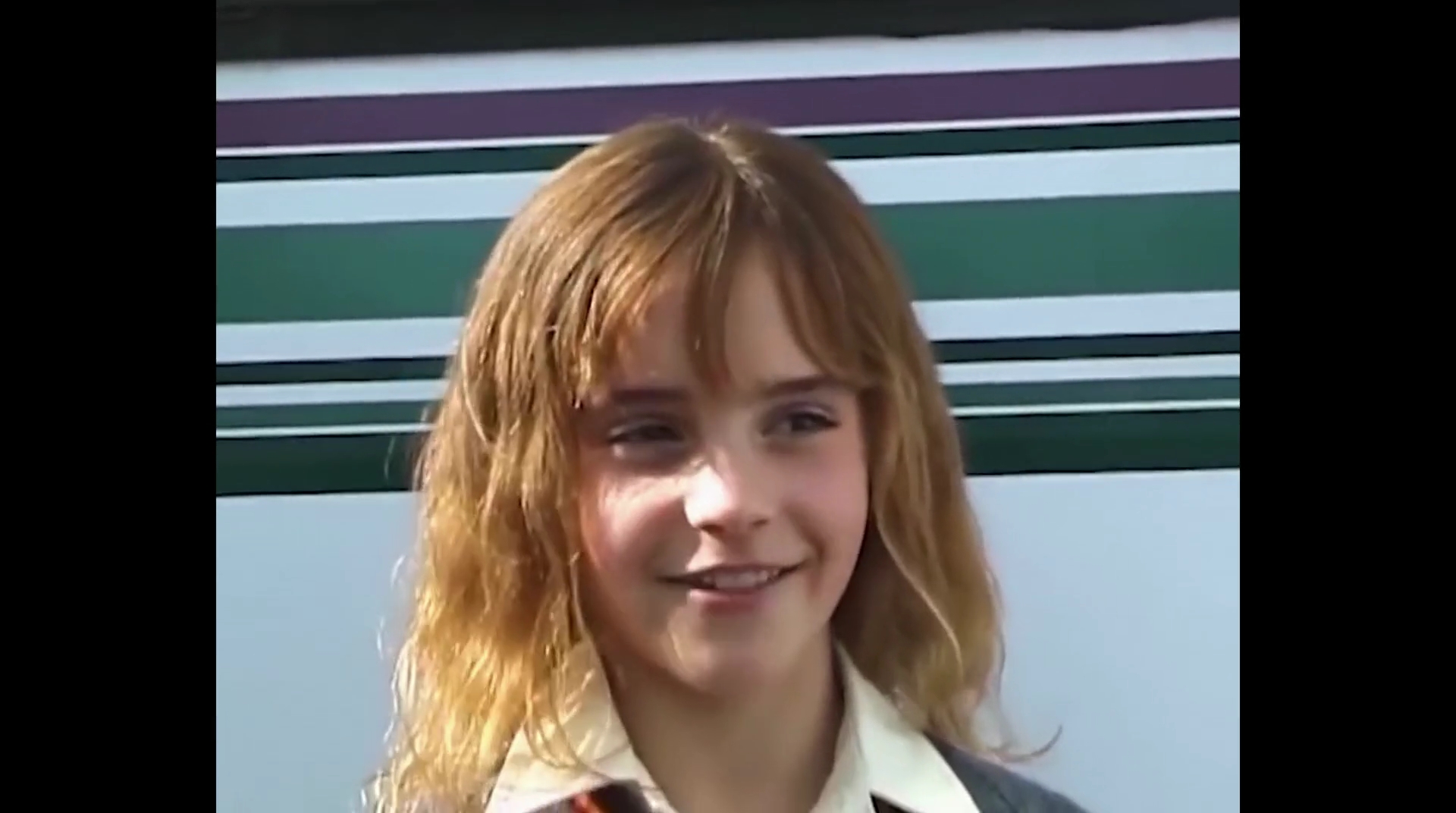 EmmaWatsonFan-dot-nl_HarryPotter-ReturnToHogwarts5538.jpg