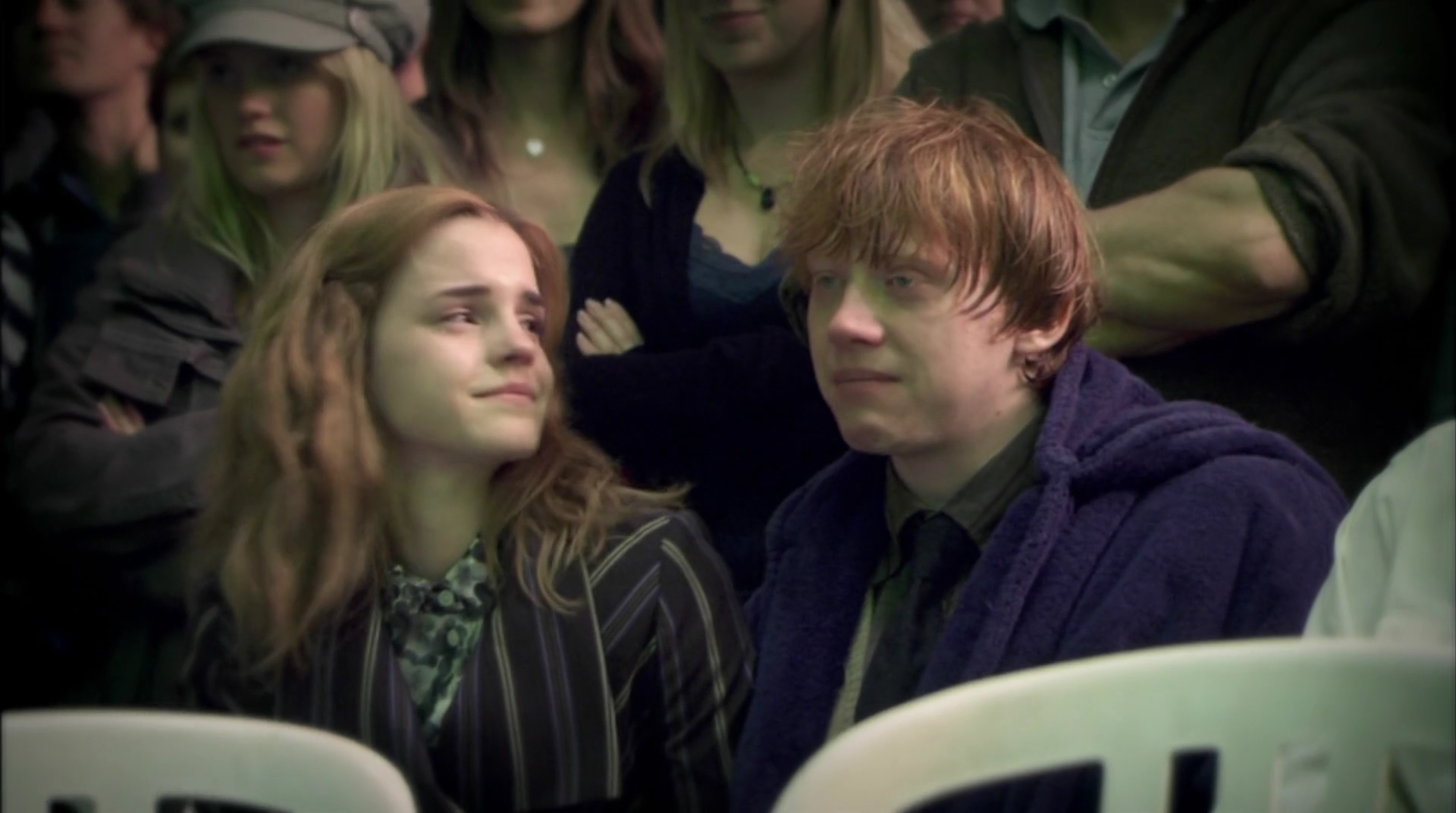 EmmaWatsonFan-dot-nl_HarryPotter-ReturnToHogwarts5735.jpg