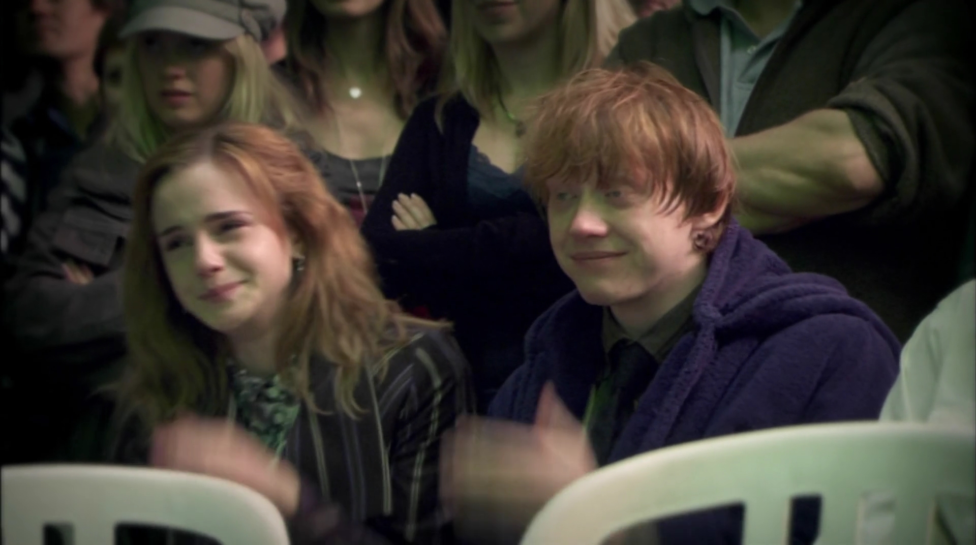 EmmaWatsonFan-dot-nl_HarryPotter-ReturnToHogwarts5737.jpg