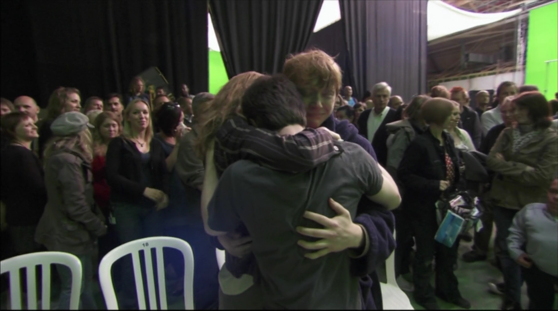EmmaWatsonFan-dot-nl_HarryPotter-ReturnToHogwarts5749.jpg