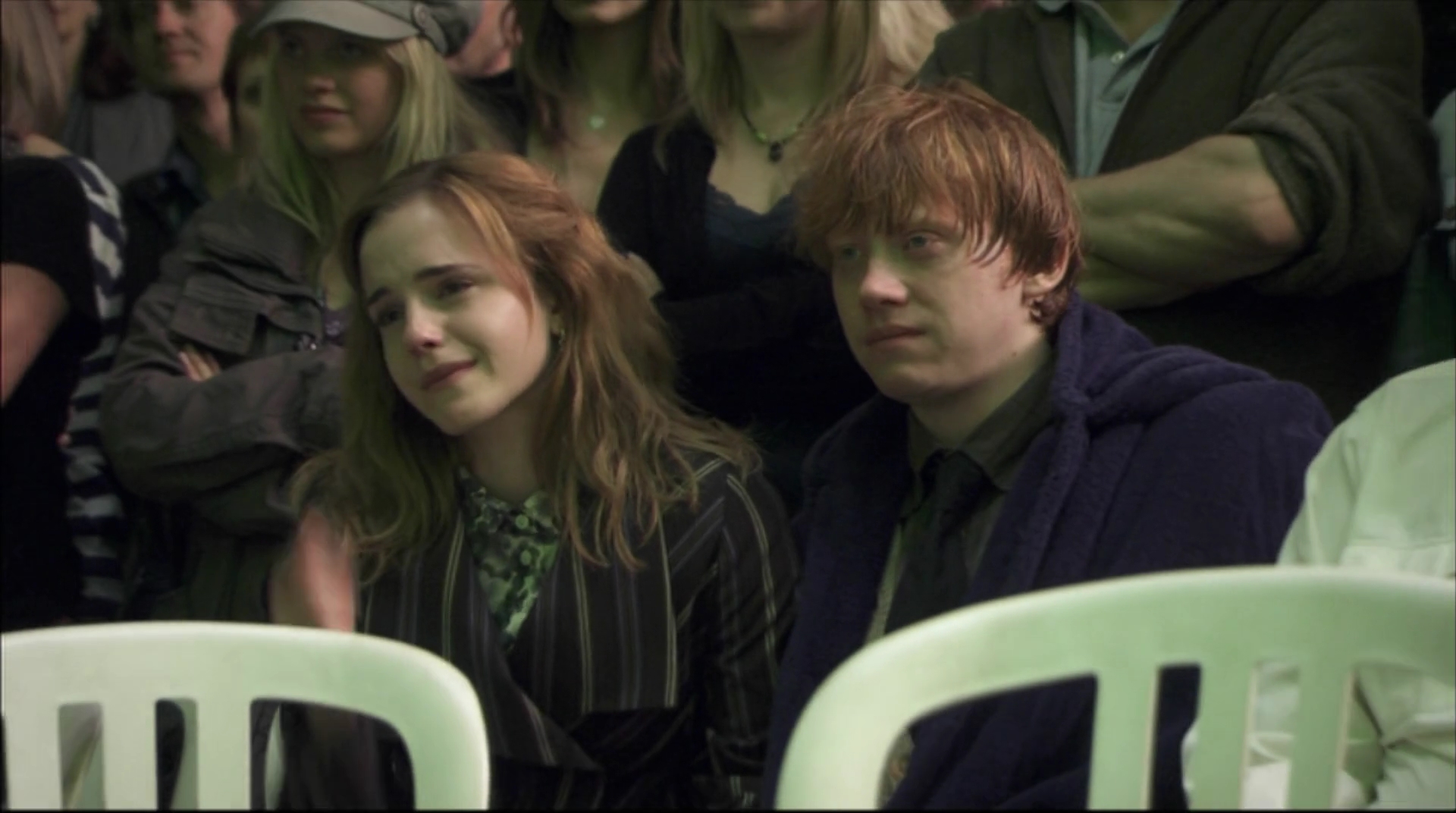 EmmaWatsonFan-dot-nl_HarryPotter-ReturnToHogwarts5765.jpg