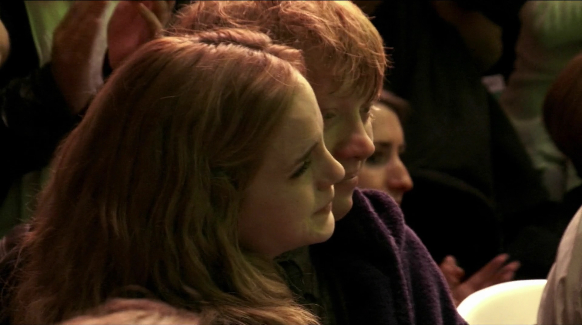 EmmaWatsonFan-dot-nl_HarryPotter-ReturnToHogwarts5767.jpg
