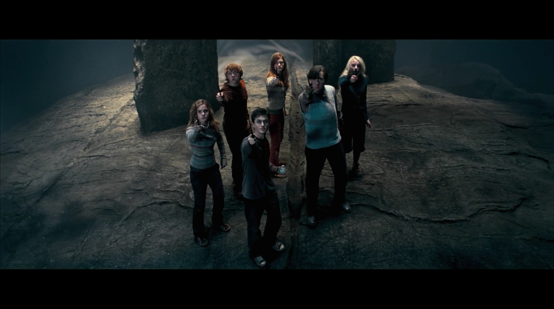 EmmaWatsonFan-dot-nl_HarryPotter-ReturnToHogwarts5891.jpg