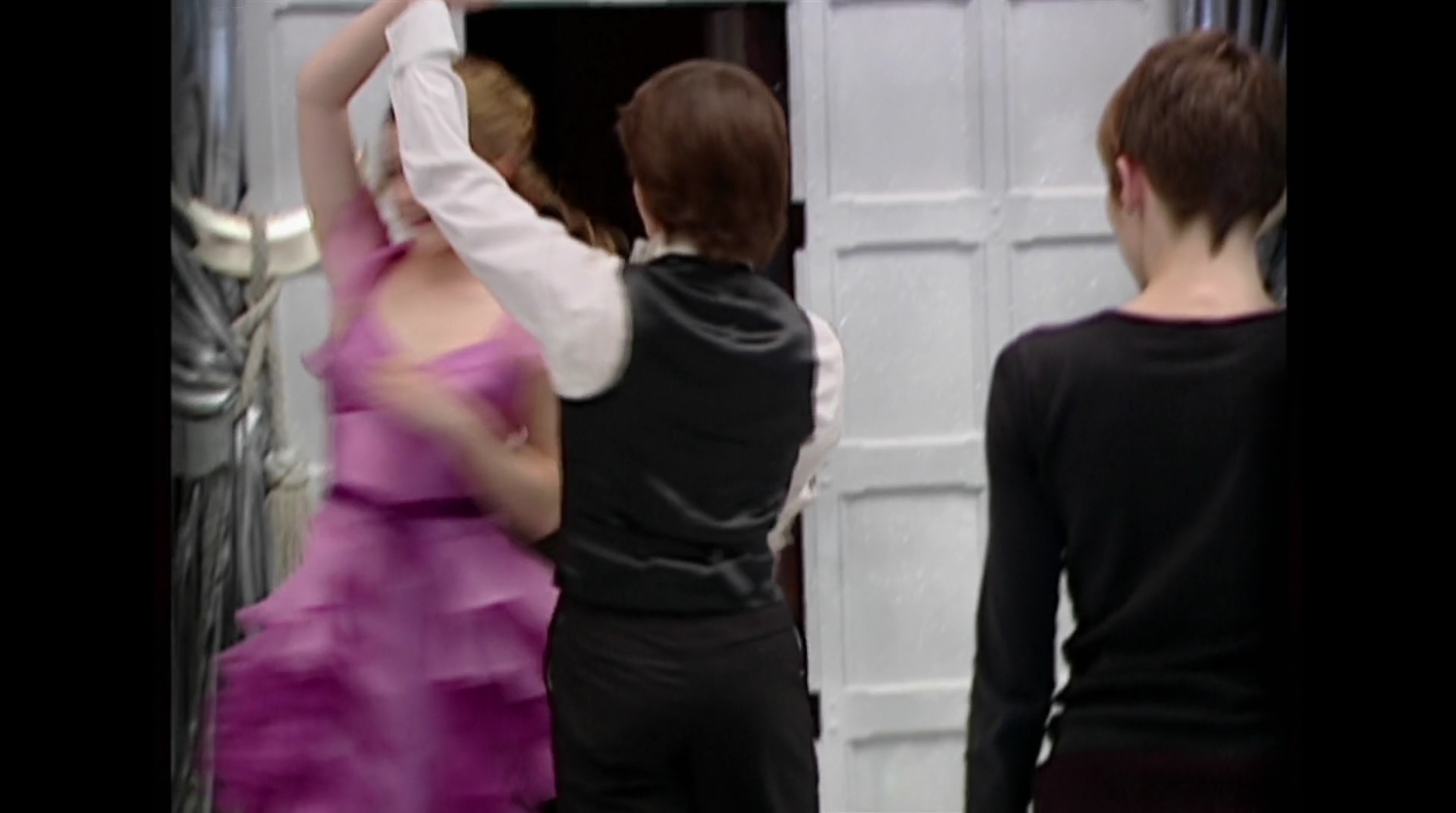 EmmaWatsonFan-dot-nl_HarryPotter-ReturnToHogwarts6006.jpg