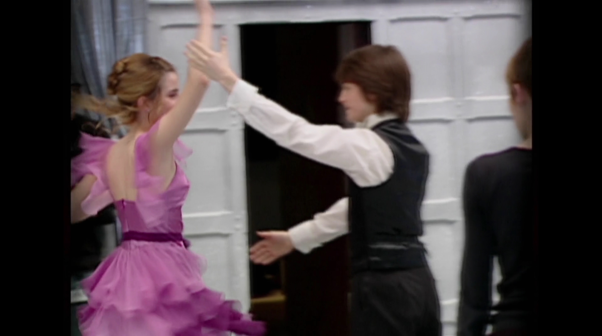 EmmaWatsonFan-dot-nl_HarryPotter-ReturnToHogwarts6007.jpg
