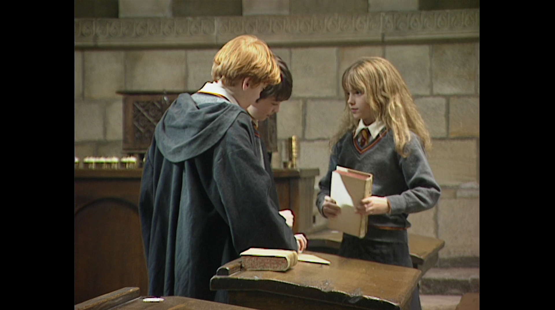 EmmaWatsonFan-dot-nl_HarryPotter-ReturnToHogwarts6020.jpg