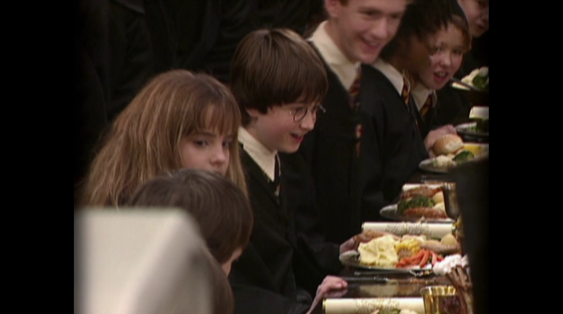 EmmaWatsonFan-dot-nl_HarryPotter-ReturnToHogwarts6032.jpg
