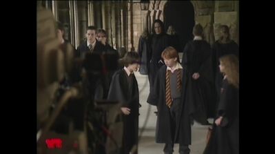 EmmaWatsonFan-dot-nl_HarryPotter-ReturnToHogwarts0999.jpg